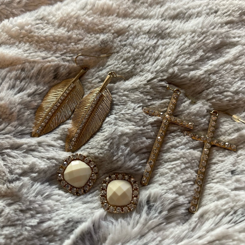 EARRINGS SET OF 3!